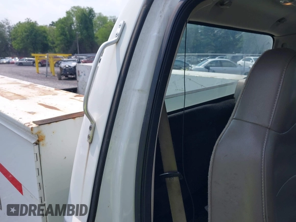 2008 Ford F-350 with VIN 1FDSF30518EB85528, listed as a IAAI auction lot 42470231 with 209,284 mi miles and . Bid and sale history available at DreamBid. Image 8.