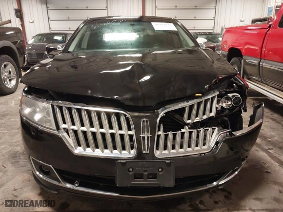 2010 Lincoln MKZ with VIN 3LNHL2GC0AR752820, listed as a IAAI auction lot 41322737 with NaN miles. Bid and sale history available at carsss.com. Image 13.
