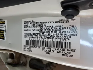2008 Mitsubishi Endeavor LS z VIN 4A4MN21S28E011958, wystawiony jako Copart lot #55628595 z przebiegiem 188 132 mil mil oraz Szkoda całkowita • Salvage title. Historia ofert i sprzedaży dostępna na DreamBid. Obrazek 13.