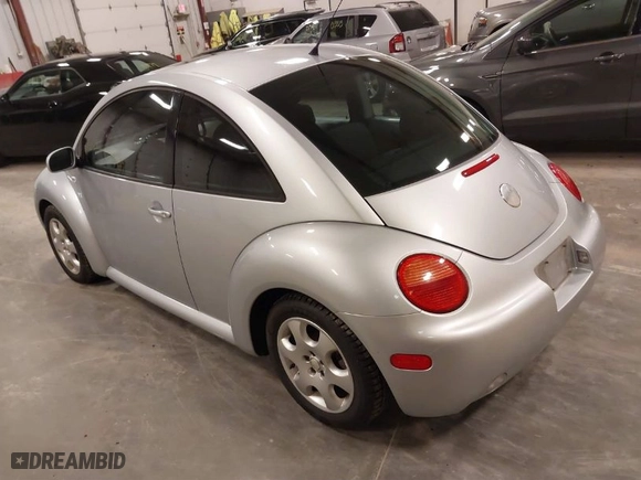 2002 Volkswagen New Beetle GLS with VIN 3VWCB21C32M461251, listed as a IAAI auction lot 41844584 with NaN miles. Bid and sale history available at carsss.com. Image 3.