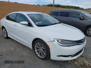 2015 Chrysler 200 C z VIN 1C3CCCEG8FN674005, wystawiony jako IAAI lot #41675854 z przebiegiem 110 066 mil mil oraz . Historia ofert i sprzedaży dostępna na DreamBid. Obrazek 1.
