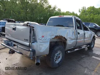2004 GMC Sierra 2500HD with VIN 1GTHK23194F136501, listed as a IAAI auction lot 42204491 with 226,947 mi miles and . Bid and sale history available at DreamBid. Image 4.