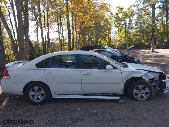 2013 Chevrolet Impala LS with VIN 2G1WF5E36D1205169, listed as a IAAI auction lot 40641496 with NaN miles. Bid and sale history available at carsss.com. Image 13.