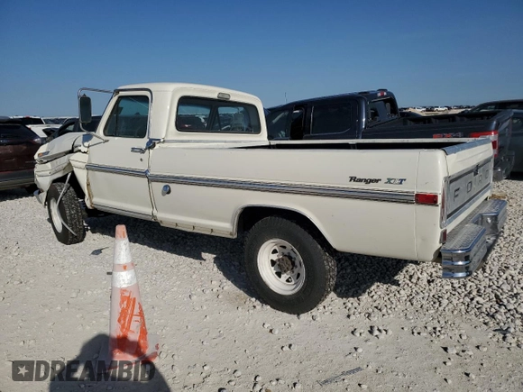 1971 Ford F-250 z VIN F25YRL61251, wystawiony jako Copart lot #49845945 z przebiegiem 28 252 mil mil oraz Szkoda całkowita • Salvage title. Historia ofert i sprzedaży dostępna na DreamBid. Obrazek 2.