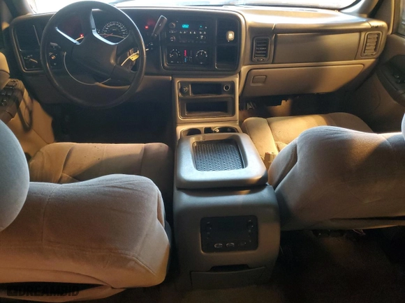 2003 Chevrolet Tahoe LT with VIN 1GNEC13ZX3R237955, listed as a Copart auction lot 43952685 with 189,117 mi miles and Salvage Title. Bid and sale history available at carsss.com. Image 8.