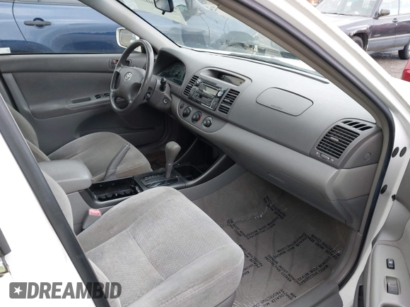 2004 Toyota Camry LE with VIN JTDBE32K840256161, listed as a IAAI auction lot 42000050 with 367,016 mi miles. Bid and sale history available at carsss.com. Image 5.