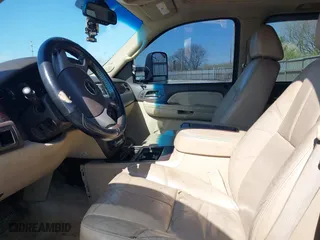 2008 GMC Yukon Denali with VIN 1GKFK63888J136525, listed as a IAAI auction lot 41975399 with 210,624 mi miles. Bid and sale history available at carsss.com. Image 5.