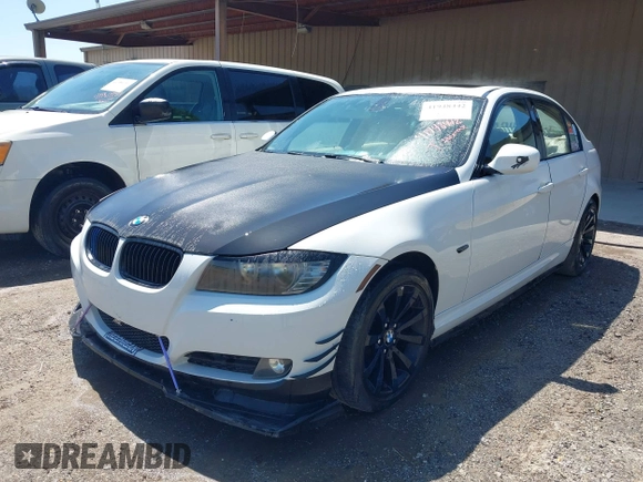 2011 BMW 3 Series 328i with VIN WBAPH7G51BNM55914, listed as a IAAI auction lot 41948442 with 130,732 mi miles. Bid and sale history available at carsss.com. Image 2.
