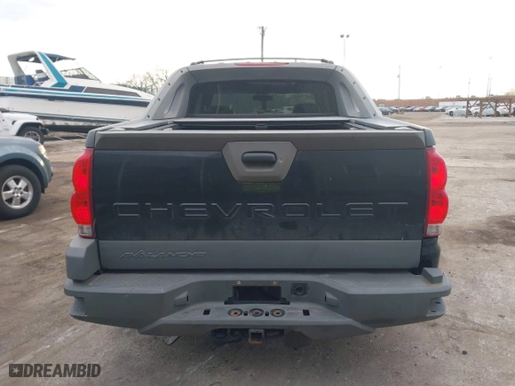 2002 Chevrolet Avalanche with VIN 3GNEK13T82G268036, listed as a IAAI auction lot 41882508 with 349,493 mi miles. Bid and sale history available at carsss.com. Image 16.