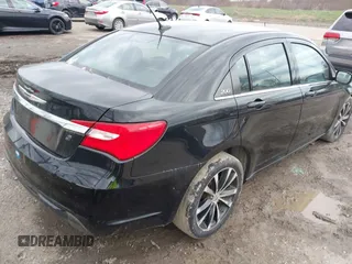 2013 Chrysler 200 Limited with VIN 1C3CCBCG4DN736817, listed as a IAAI auction lot 42146581 with 111,670 mi miles. Bid and sale history available at carsss.com. Image 4.