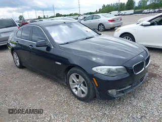2011 BMW 5 Series 528i with VIN WBAFR1C54BC746947, listed as a IAAI auction lot 42330926 with 390,648 mi miles and . Bid and sale history available at DreamBid. Image 1.