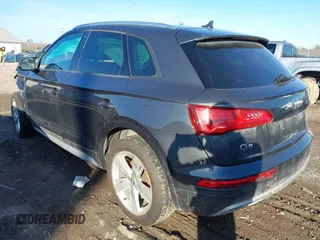 2018 Audi Q5 Premium with VIN WA1ANAFY0J2005269, listed as a IAAI auction lot 41811924 with 63,227 mi miles. Bid and sale history available at carsss.com. Image 3.