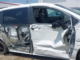 2021 Toyota Sienna LE with VIN 5TDKRKEC6MS029020, listed as a IAAI auction lot 42381285 with 103,260 mi miles and . Bid and sale history available at DreamBid. Image 14.