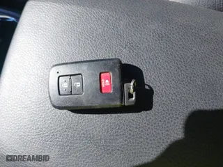2017 Toyota Tacoma SR5 with VIN 5TFCZ5AN5HX120986, listed as a IAAI auction lot 41230963 with 93,258 mi miles. Bid and sale history available at carsss.com. Image 11.