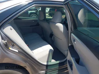 2017 Toyota Camry XLE with VIN 4T1BF1FK9HU734223, listed as a IAAI auction lot 39601554 with 61,147 mi miles. Bid and sale history available at carsss.com. Image 8.