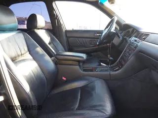 2002 Acura RL с VIN JH4KA96592C000849, выставлен на аукционе IAAI как лот 41159027 с пробегом Не указан миль и . История ставок и продаж доступна на DreamBid. Изображение 5.