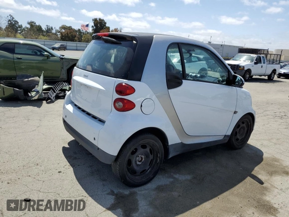 2012 Smart fortwo Pure z VIN WMEEJ3BA9CK561933, wystawiony jako Copart lot #53356835 z przebiegiem 67 587 mil mil oraz Nie do naprawy • Non repairable. Historia ofert i sprzedaży dostępna na DreamBid. Obrazek 3.