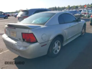 2000 Ford Mustang with VIN 1FAFP4049YF190010, listed as a IAAI auction lot 42087383 with 1 mi miles. Bid and sale history available at carsss.com. Image 4.
