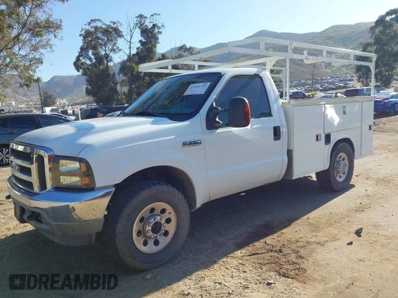 2002 Ford F-250 XL z VIN 1FTNF20L72ED15488, wystawiony jako IAAI lot #41626743 z przebiegiem 282 415 mil mil oraz . Historia ofert i sprzedaży dostępna na DreamBid. Obrazek 2.