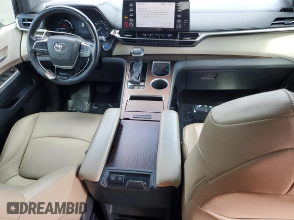 2021 Toyota Sienna XLE with VIN 5TDYRKEC5MS047289, listed as a Copart auction lot 54144785 with 31,350 mi miles and Clean Title. Bid and sale history available at DreamBid. Image 8.