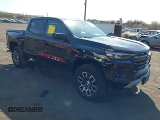 2023 Chevrolet Colorado 4WD Z71 z VIN 1GCPTDEK8P1219901, wystawiony jako IAAI lot #42116182 z przebiegiem 15 566 mil mil oraz . Historia ofert i sprzedaży dostępna na DreamBid. Obrazek 1.