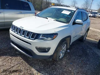 2018 Jeep Compass Latitude with VIN 3C4NJCBB7JT460683, listed as a IAAI auction lot 41550030 with 102,640 mi miles. Bid and sale history available at carsss.com. Image 17.