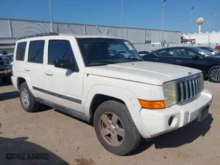 2007 Jeep Commander Sport with VIN 1J8HH48K07C587312, listed as a IAAI auction lot 42004278 with 208,390 mi miles. Bid and sale history available at carsss.com. Image 1.
