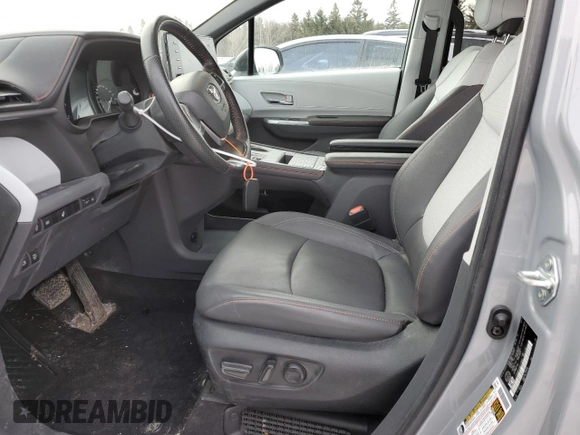 2024 Toyota Sienna LE with VIN 5TDGSKFCXRS127998, listed as a Copart auction lot 47474115 with 29,643 mi miles and Salvage Title. Bid and sale history available at carsss.com. Image 7.