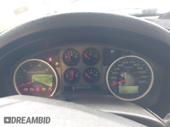 2004 Ford F-150 XLT with VIN 1FTPX14554NA04625, listed as a IAAI auction lot 42077134 with 338,871 mi miles and . Bid and sale history available at DreamBid. Image 7.