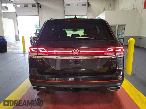 2024 Volkswagen Atlas SE with VIN 1V2HR2CA0RC555310, listed as a IAAI auction lot 42726962 with 18,978 mi miles and . Bid and sale history available at DreamBid. Image 29.