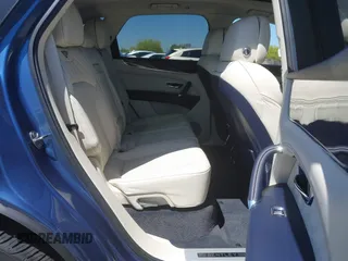 2019 Bentley Bentayga V8 z VIN SJAAM2ZVXKC026160, wystawiony jako IAAI lot #42131132 z przebiegiem 38 512 mil mil oraz . Historia ofert i sprzedaży dostępna na DreamBid. Obrazek 8.
