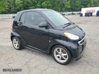 2014 Smart fortwo Pure with VIN WMEEJ3BA2EK733447, listed as a Copart auction lot 53882735 with 0 mi miles and Clean Title. Bid and sale history available at carsss.com. Image 4.