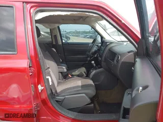2016 Jeep Patriot Sport with VIN 1C4NJPBB4GD777312, listed as a IAAI auction lot 41906384 with 154,751 mi miles. Bid and sale history available at carsss.com. Image 5.