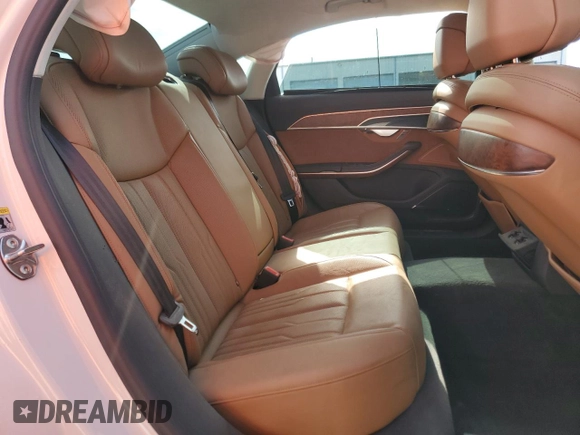 2019 Audi A8 z VIN WAU8DAF87KN018640, wystawiony jako Copart lot #54318975 z przebiegiem Nie podano mil oraz Szkoda całkowita • Salvage title. Historia ofert i sprzedaży dostępna na DreamBid. Obrazek 10.