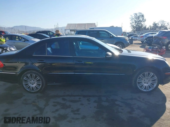 2007 Mercedes-Benz E-Class 3.5L with VIN WDBUF56X97B132401, listed as a IAAI auction lot 41601945 with 174,896 mi miles. Bid and sale history available at carsss.com. Image 13.