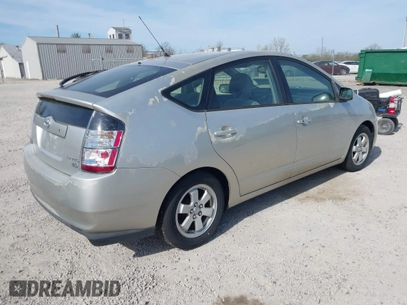 2004 Toyota Prius with VIN JTDKB20U240058943, listed as a IAAI auction lot 42103528 with 257,923 mi miles. Bid and sale history available at carsss.com. Image 4.