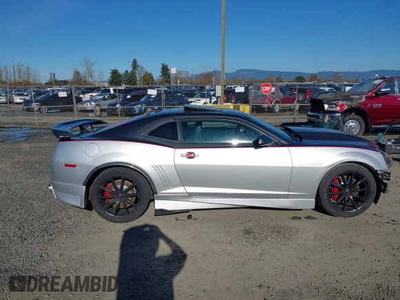 2010 Chevrolet Camaro 2SS z VIN 2G1FK1EJ0A9190524, wystawiony jako IAAI lot #41686103 z przebiegiem 168 031 mil mil oraz . Historia ofert i sprzedaży dostępna na DreamBid. Obrazek 14.