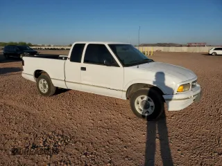 1995 GMC Sonoma SLS z VIN 1GTCS1948S8533169, wystawiony jako Copart lot #58241305 z przebiegiem 192 037 mil mil oraz Tytuł czysty. Historia ofert i sprzedaży dostępna na DreamBid. Obrazek 4.