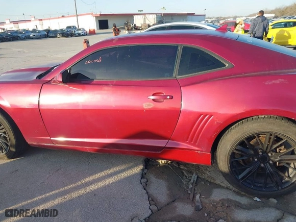 2014 Chevrolet Camaro LT with VIN 2G1FC1E34E9286936, listed as a IAAI auction lot 41779018 with NaN miles. Bid and sale history available at carsss.com. Image 14.