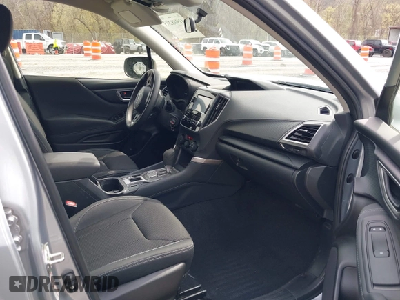 2019 Subaru Forester with VIN JF2SKACC9KH466823, listed as a IAAI auction lot 41948203 with 34,743 mi miles. Bid and sale history available at carsss.com. Image 5.