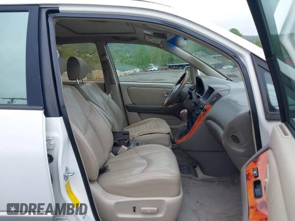 2001 Lexus RX 300 with VIN JTJHF10U310224517, listed as a IAAI auction lot 42201571 with 144,306 mi miles. Bid and sale history available at carsss.com. Image 5.