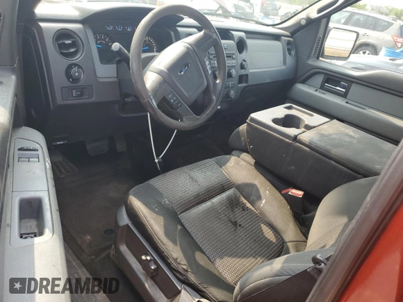 2014 Ford F-150 XL z VIN 1FTMF1EF5EKE51679, wystawiony jako Copart lot #59339595 z przebiegiem 145 237 mil mil oraz Czysty tytuł • Clean title. Historia ofert i sprzedaży dostępna na DreamBid. Obrazek 8.