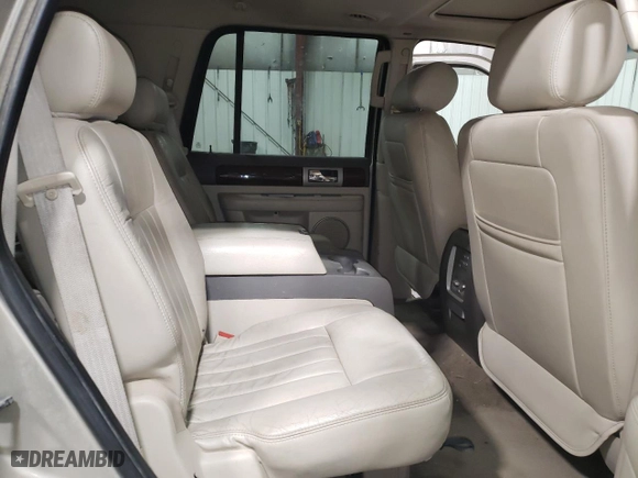2004 Lincoln Navigator Luxury with VIN 5LMFU28R84LJ19005, listed as a Copart auction lot 61062514 with 171,598 mi miles and Non Repairable. Bid and sale history available at carsss.com. Image 11.