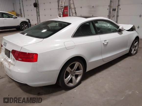 2015 Audi A5 Premium with VIN WAUCFAFR8FA028720, listed as a IAAI auction lot 39410245 with 68,002 mi miles. Bid and sale history available at carsss.com. Image 4.