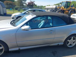2002 Mercedes-Benz CLK 320/430 z VIN WDBLK70G12T129233, wystawiony jako IAAI lot #42391247 z przebiegiem 94 186 mil mil oraz . Historia ofert i sprzedaży dostępna na DreamBid. Obrazek 14.
