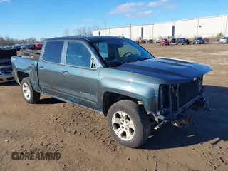 2018 Chevrolet Silverado 1500 LT with VIN 3GCUKRECXJG321396, listed as a IAAI auction lot 40851181 with 137,348 mi miles. Bid and sale history available at carsss.com. Image 1.