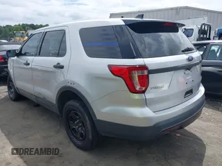 2016 Ford Police Interceptor Utility z VIN 1FM5K8AR5GGA04361, wystawiony jako IAAI lot #40237610 z przebiegiem 126 853 mil mil oraz . Historia ofert i sprzedaży dostępna na DreamBid. Obrazek 3.