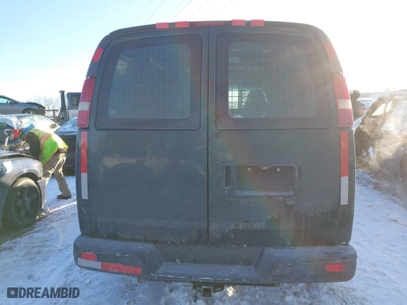 2004 GMC Savana Cargo Van with VIN 1GTFG15X741153301, listed as a IAAI auction lot 41296361 with 147,759 mi miles. Bid and sale history available at carsss.com. Image 16.