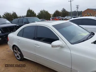 2009 Mercedes-Benz E 350 Luxury z VIN WDBUF56X59B435842, wystawiony jako IAAI lot #41402869 z przebiegiem 133 970 mil mil oraz . Historia ofert i sprzedaży dostępna na DreamBid. Obrazek 13.
