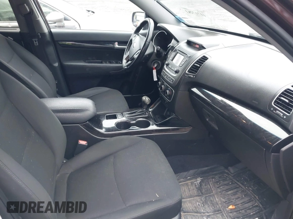 2015 Kia Sorento LX with VIN 5XYKTDA76FG648237, listed as a IAAI auction lot 41717261 with 163,845 mi miles. Bid and sale history available at carsss.com. Image 5.